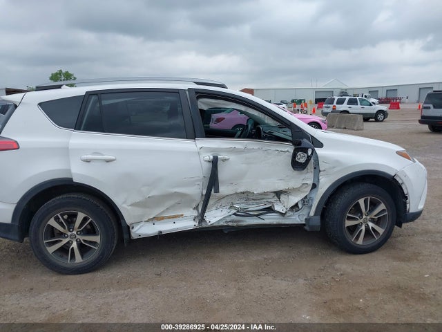 Toyota Rav4 Xle 2017 2T3WFREV2HW385375 Image 6