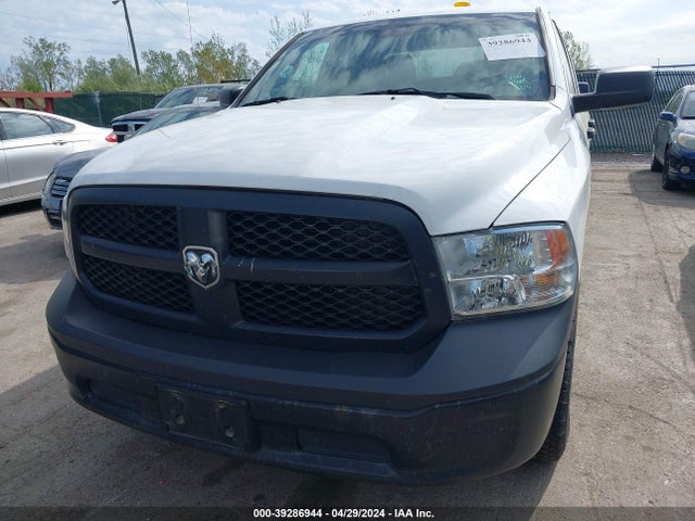 1C6RR7FG5JS274723 RAM 1500 Tradesman Quad Cab 4x4 6'4 Box