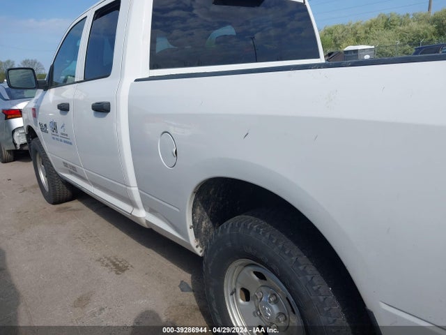 1C6RR7FG5JS274723 RAM 1500 Tradesman Quad Cab 4x4 6'4 Box