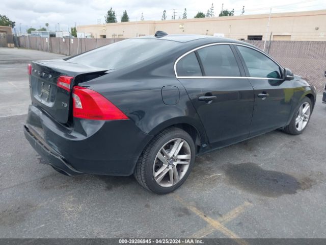 YV126MFB0F2318134 Volvo S60 T5 Premier