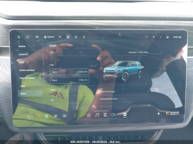 7PDSGABA9PN017658 Rivian R1s Adventure
