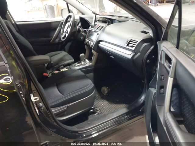 JF2SJAGC4JH571152 Subaru Forester 2.5i Premium