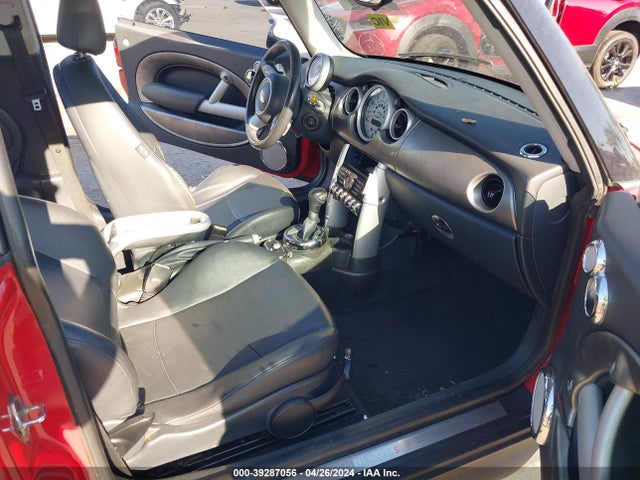 2006 MINI COOPER S WMWRE33536TJ38699 Photo 4