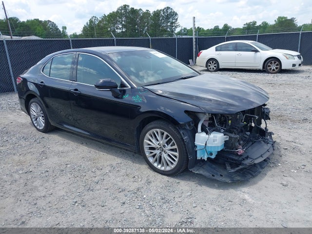 Toyota CAMRY XLE 2018 4T1B11HK4JU071306 головне зображення