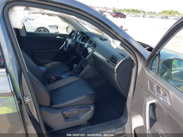 3VV3B7AX4KM046797 Volkswagen Tiguan 2.0t Se/2.0t Sel/2.0t Sel R-line/2.0t Sel R-line Black