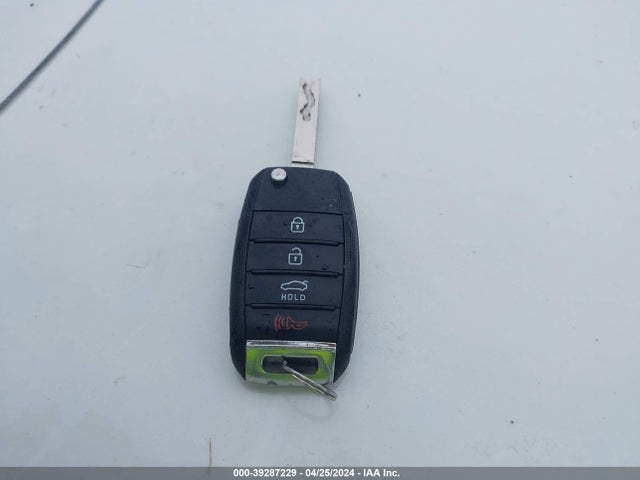 KIA Optima Lx 2018 5XXGT4L34JG230689 Image 11