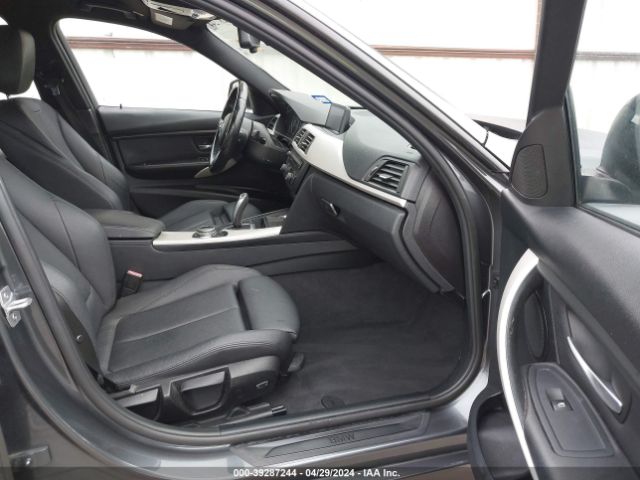 WBA3C3C5XEP661687 BMW 320i Xdrive