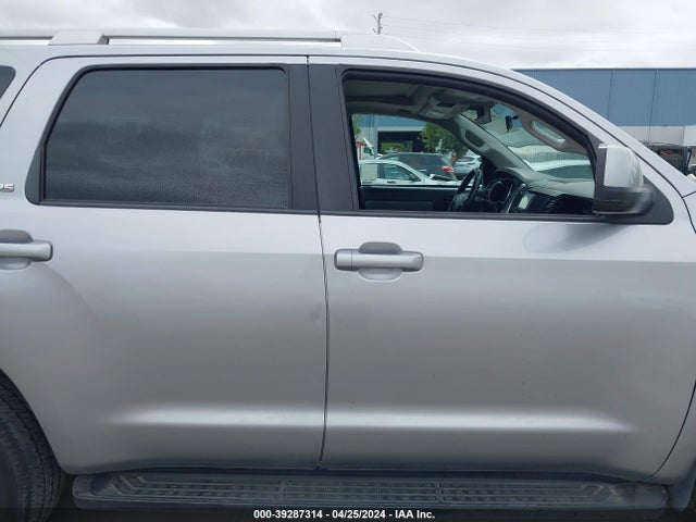 Toyota Sequoia Sr5 2018 5TDBY5G1XJS159720 Image 13