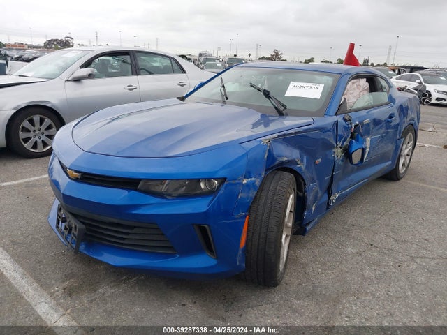 Chevrolet Camaro 1lt 2018 1G1FB1RX1J0134505 Image 2