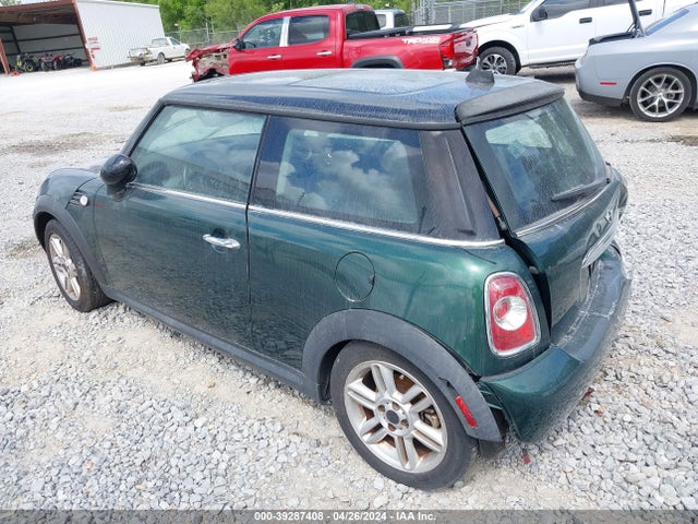 2011 MINI COOPER WMWSU3C53BT096047 Photo 2