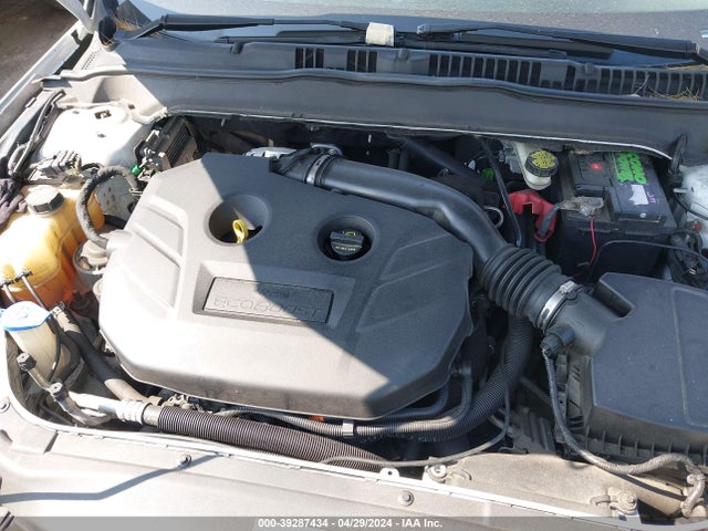 3FA6P0H95GR198230 Ford FUSION SE