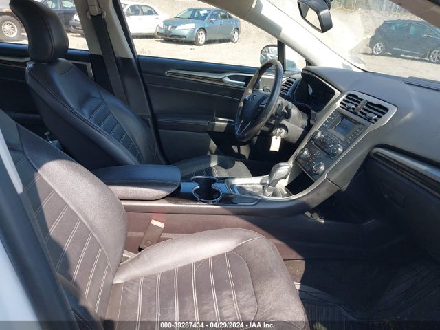 3FA6P0H95GR198230 Ford FUSION SE
