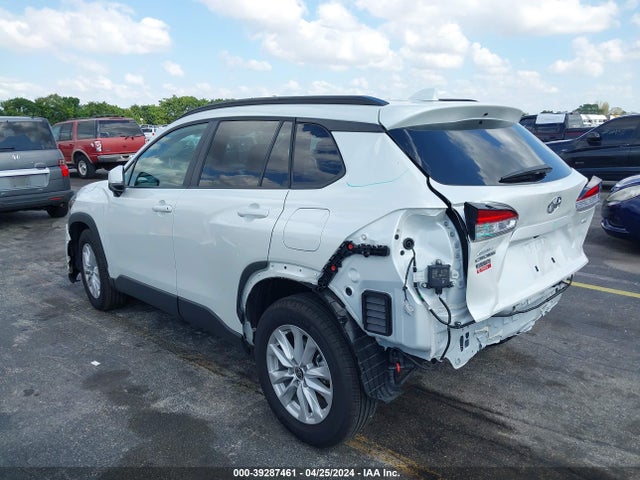 Toyota Corolla Cross Le 2023 7MUCAAAG2PV066221 Image 3