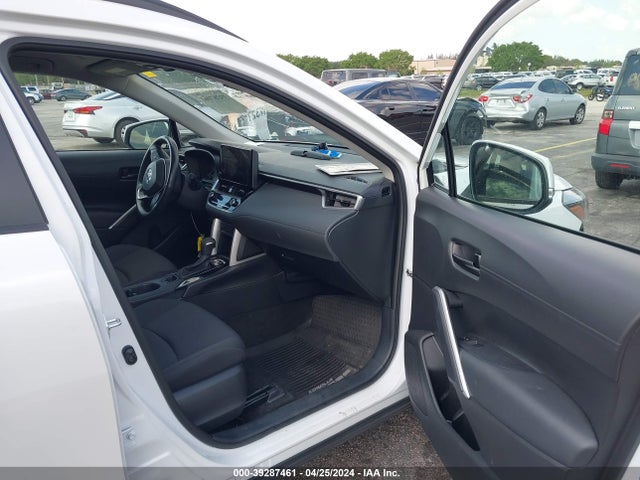 Toyota Corolla Cross Le 2023 7MUCAAAG2PV066221 Image 5