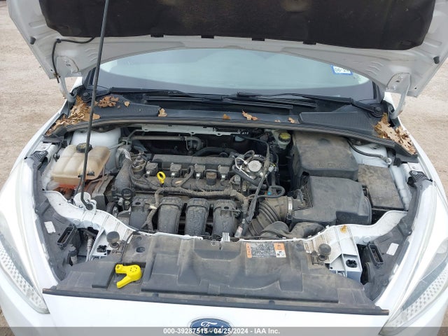 Ford FOCUS SE 2016 1FADP3F21GL387258 Image 10