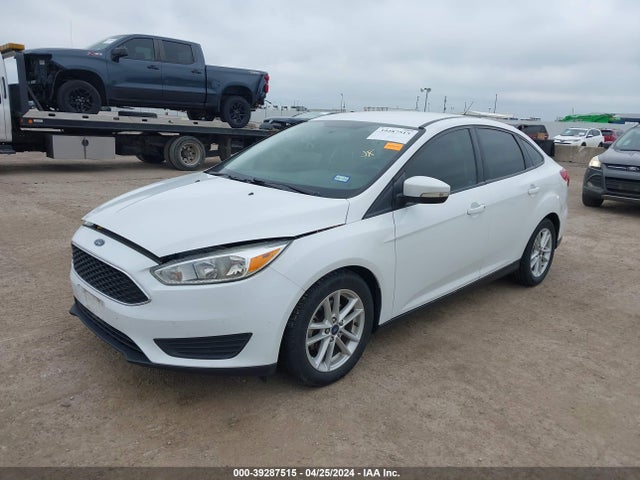 Ford FOCUS SE 2016 1FADP3F21GL387258 Image 2