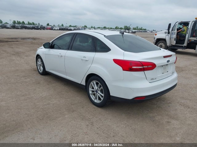 Ford FOCUS SE 2016 1FADP3F21GL387258 Image 3