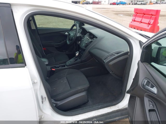 Ford FOCUS SE 2016 1FADP3F21GL387258 Image 5