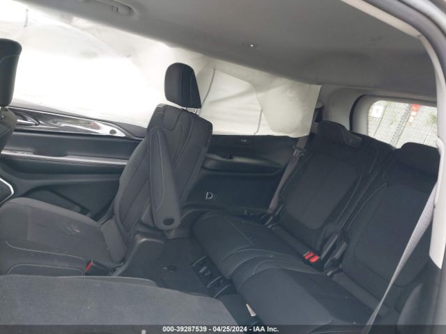 1C4RJKAG2N8606968 Jeep Grand Cherokee L Laredo 4x4