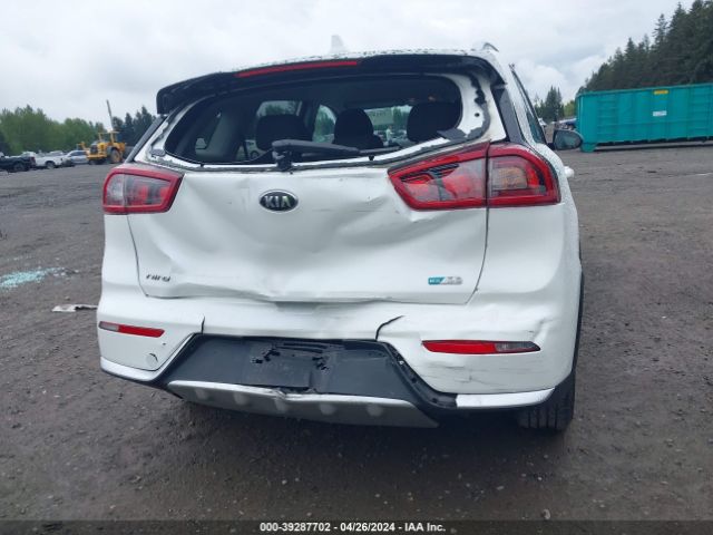 KNDCB3LC6K5350592 KIA NIRO LX
