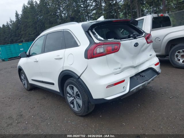 KNDCB3LC6K5350592 KIA NIRO LX