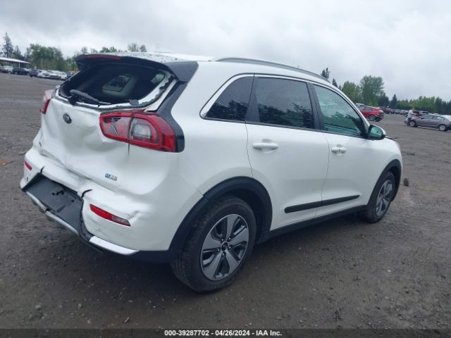 KNDCB3LC6K5350592 KIA NIRO LX