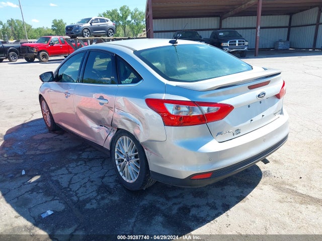 Ford Focus Titanium 2014 1FADP3J23EL390456 Image 3