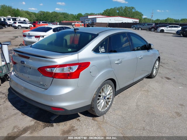 Ford Focus Titanium 2014 1FADP3J23EL390456 Image 4
