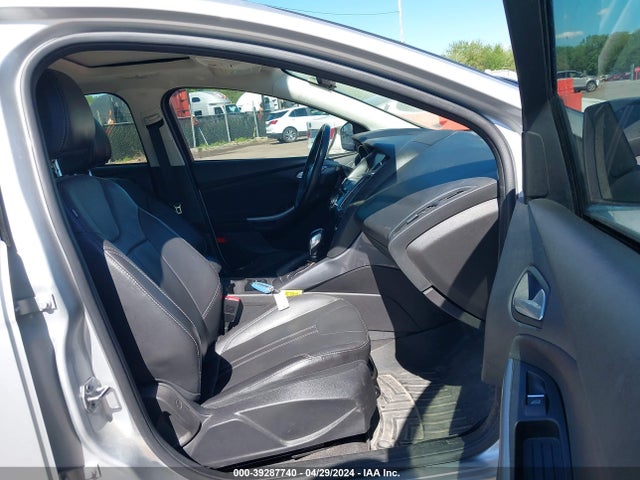 Ford Focus Titanium 2014 1FADP3J23EL390456 Image 5