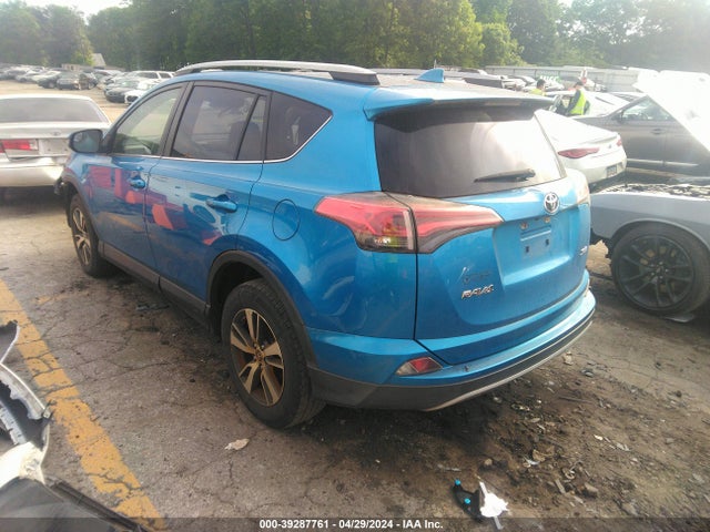 Toyota Rav4 Xle 2017 JTMWFREV2HJ105727 Image 3