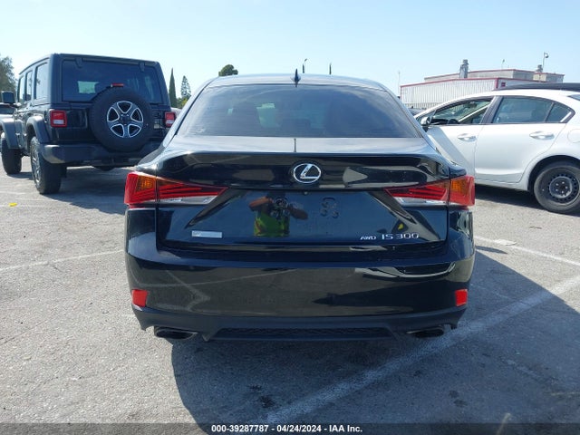 Lexus IS 300 2017 JTHCM1D26H5017319 Image 16