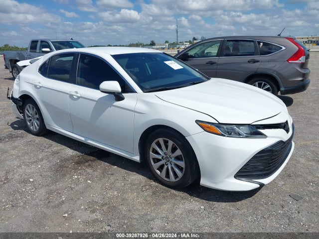 Toyota CAMRY LE 2020 4T1C11AK6LU863233 zdjęcie główne