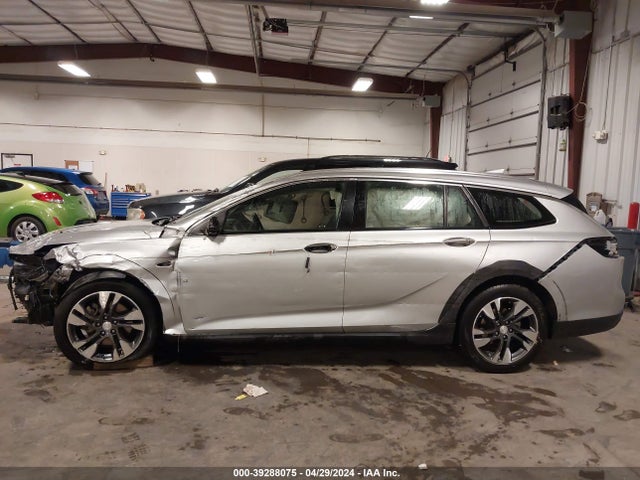 W04GU8SX0J1128689 Buick Regal Tourx Preferred