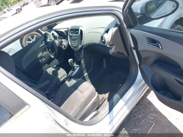 Chevrolet Sonic Lt Auto 2017 1G1JD5SH1H4106401 Image 5