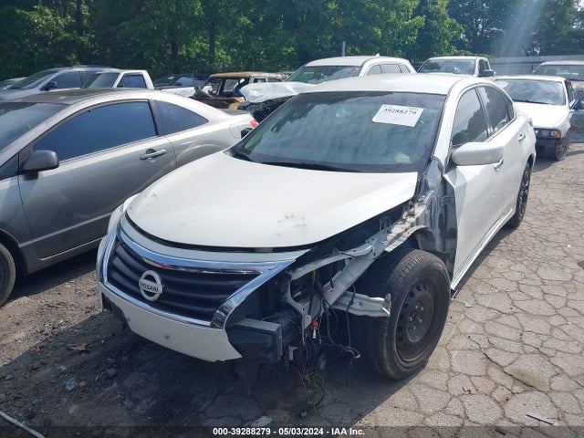 Nissan Altima 2.5 S 2014 1N4AL3AP2EC130205 Image 2