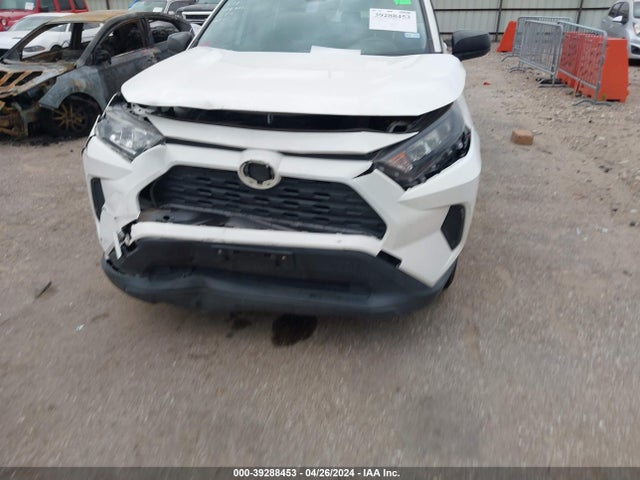 Toyota RAV4 LE 2019 JTMH1RFV0KD009073 Image 12