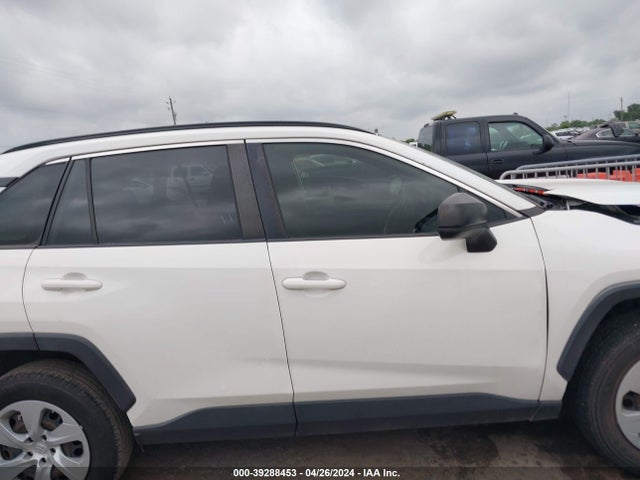 Toyota RAV4 LE 2019 JTMH1RFV0KD009073 Image 13