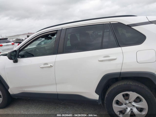 Toyota RAV4 LE 2019 JTMH1RFV0KD009073 Image 14