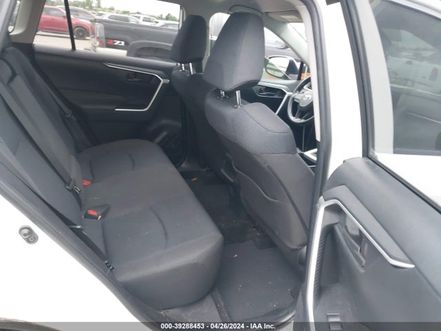 Toyota RAV4 LE 2019 JTMH1RFV0KD009073 Image 8