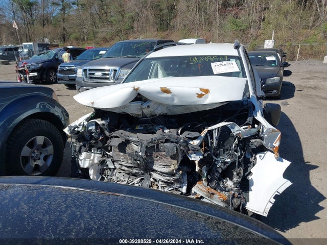 Toyota RAV4 LE 2017 JTMBFREV9HJ700590 Image 13