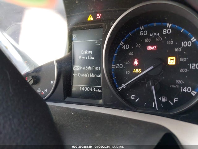Toyota RAV4 LE 2017 JTMBFREV9HJ700590 Image 7