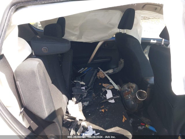 Toyota RAV4 LE 2017 JTMBFREV9HJ700590 Image 8