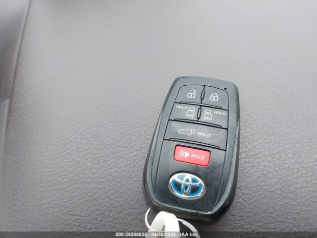 5TDERKEC8MS066051 Toyota Sienna Platinum