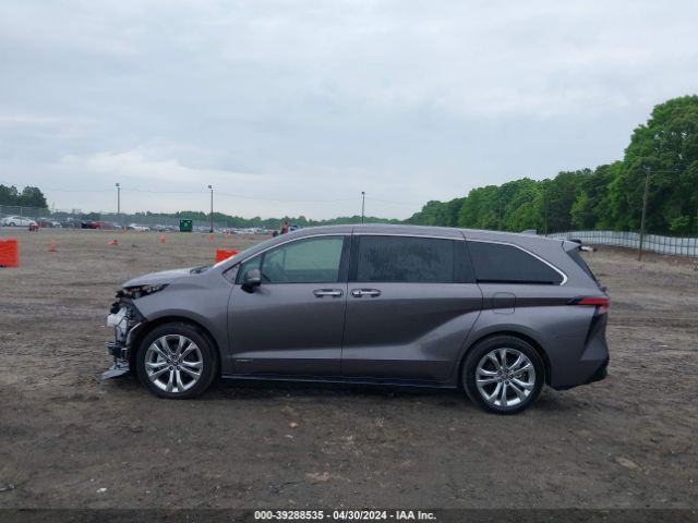 5TDERKEC8MS066051 Toyota Sienna Platinum