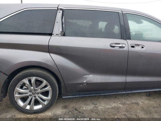 5TDERKEC8MS066051 Toyota Sienna Platinum