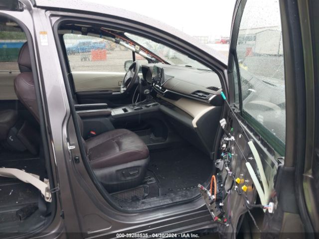 5TDERKEC8MS066051 Toyota Sienna Platinum