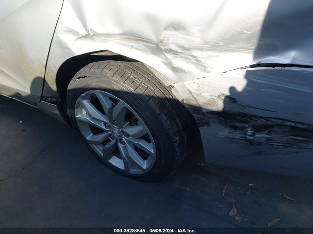 Chevrolet IMPALA 1LT 2018 1G1105S32JU146895 Image 12
