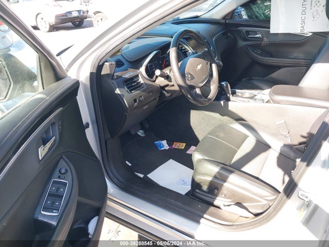 Chevrolet IMPALA 1LT 2018 1G1105S32JU146895 Image 18