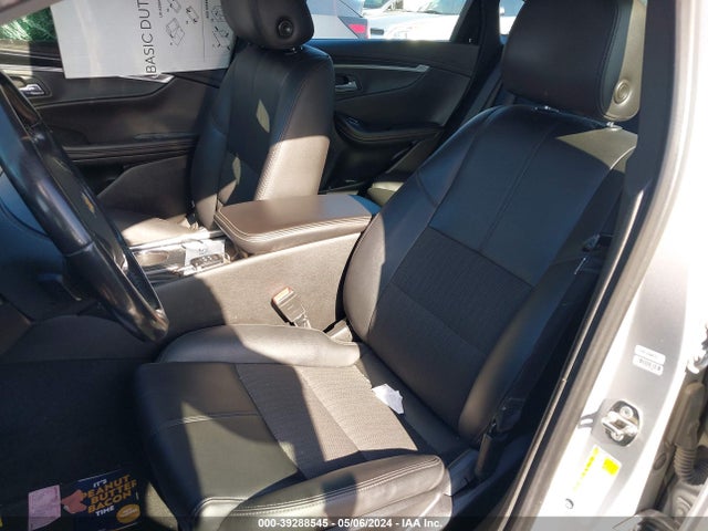 Chevrolet IMPALA 1LT 2018 1G1105S32JU146895 Image 21