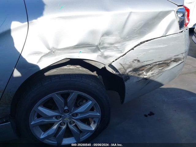 Chevrolet IMPALA 1LT 2018 1G1105S32JU146895 Image 6